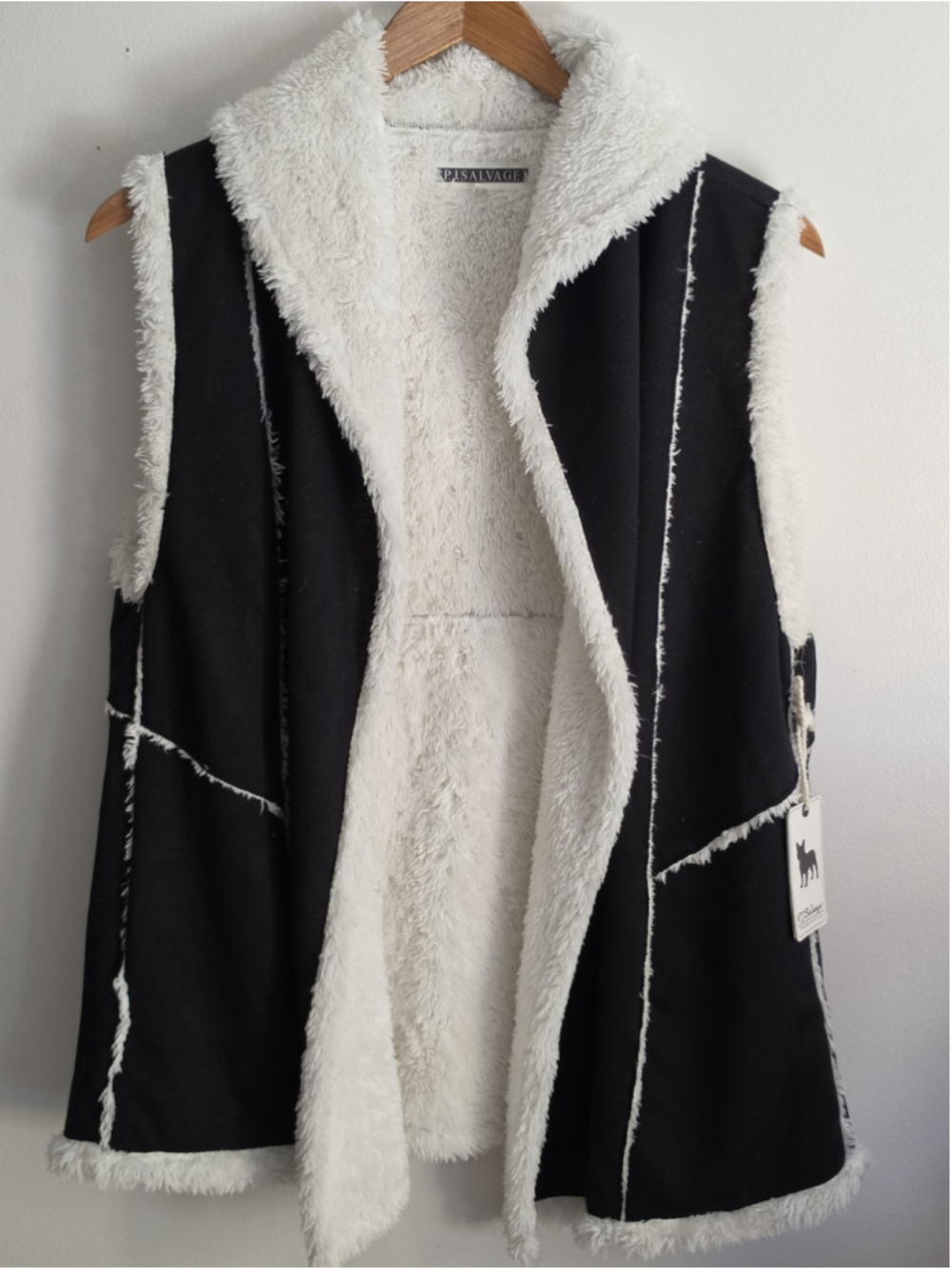 PJ Salvage Faux Shearling Vest Medium NWT Black Open Front Cozy Sherpa Fleece